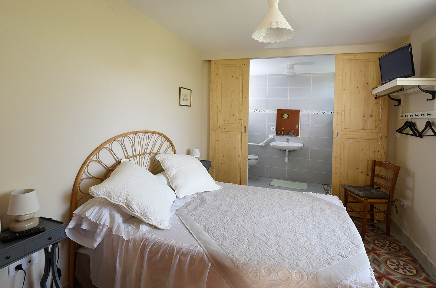 CHAMBRE-HOTES-GLOBALE-BOULEAUX-AUCLOSDUCELE